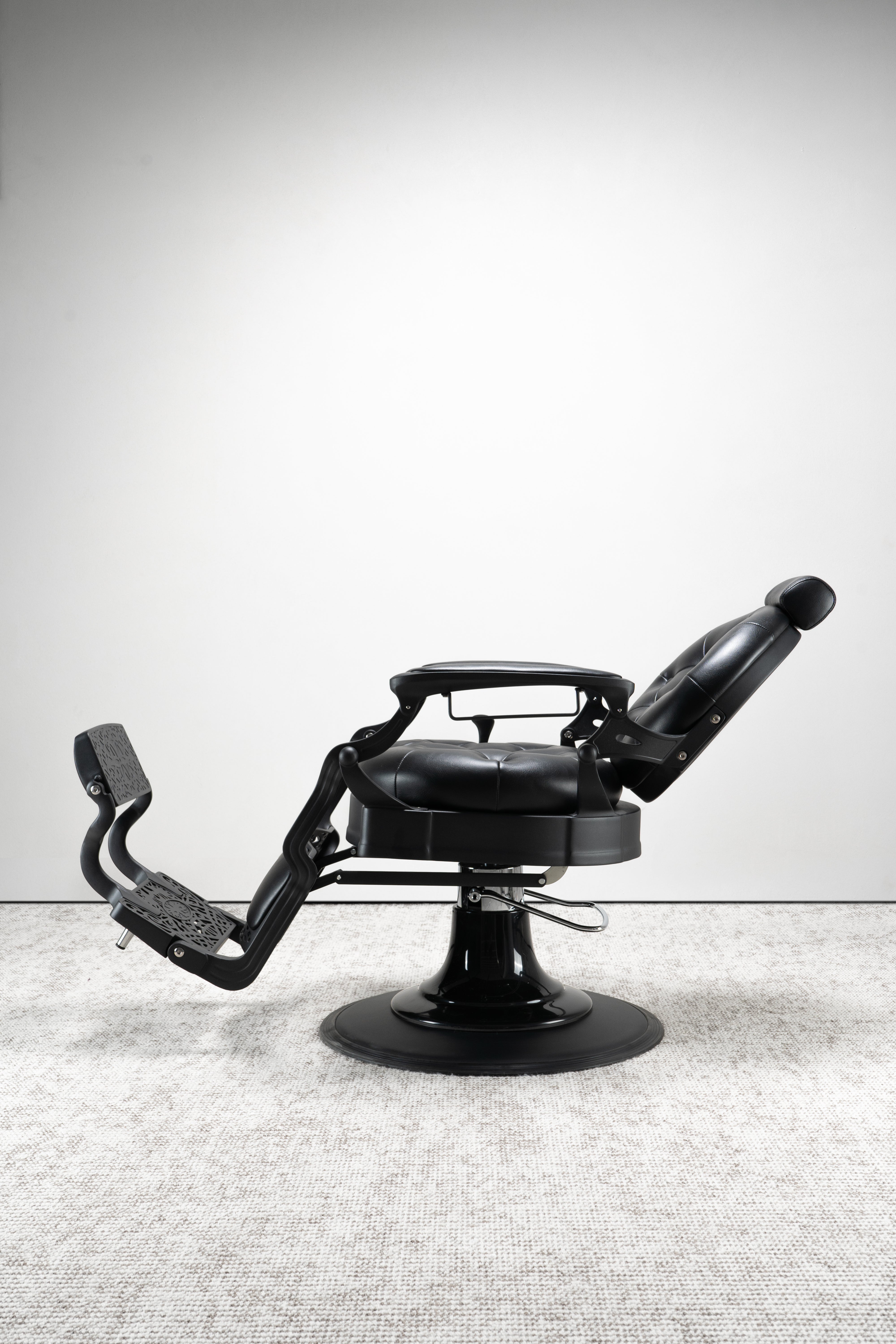 ROKK NIXON ELITE BARBER CHAIR